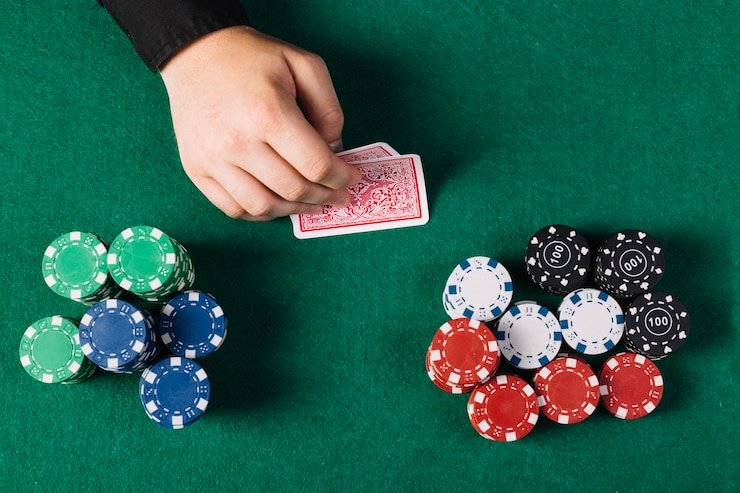 Bagan tingkat loyalitas t9naga menampilkan manfaat progresif dari Member hingga Diamond